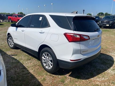 Used 2019 Chevrolet Equinox LS FWD image 4