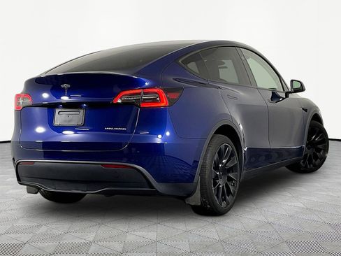 Used 2024 Tesla Model Y Long Range AWD/4WD image 6