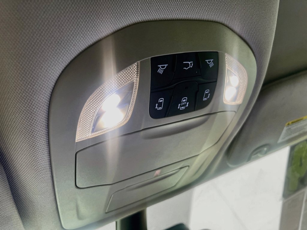 Used 2024 Chrysler Pacifica Touring-L FWD image 18