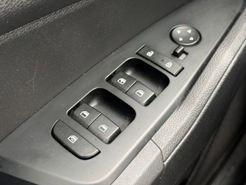 Used 2024 Kia Sportage LX image 11