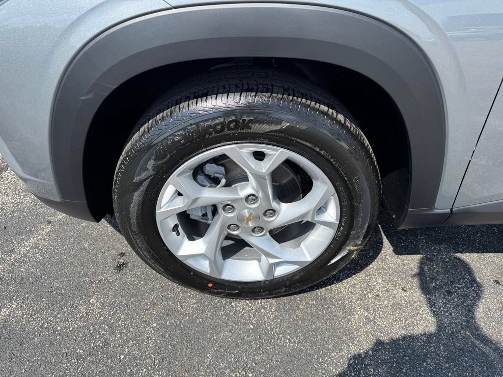 New 2026 Chevrolet Trax LS w/ LS Convenience Package FWD image 26