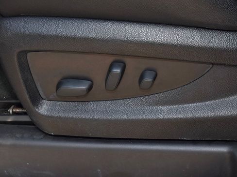 Used 2017 Chevrolet Silverado 1500 LTZ Z71 AWD/4WD image 35