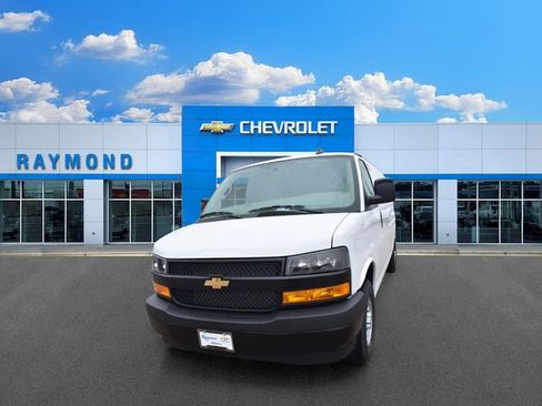 New 2025 Chevrolet Express 2500 Extended RWD image 8