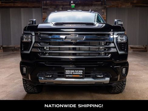 Used 2024 Chevrolet Silverado 3500 High Country w/ High Country Premium Package image 4