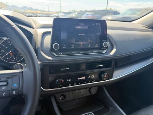Certified 2025 Nissan Rogue SV FWD image 19