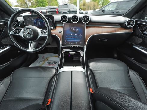 Used 2025 Mercedes-Benz C 300 4MATIC Sedan image 35