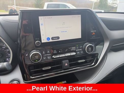 Used 2023 Toyota Highlander XLE image 19