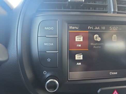 Certified 2025 Kia Soul LX w/ LX Technology Package FWD image 15