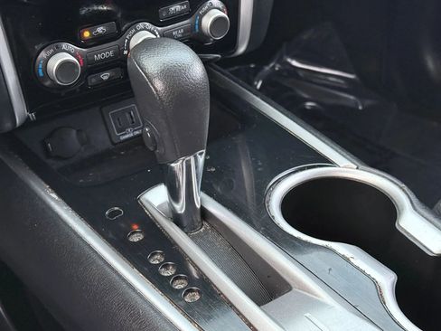 Used 2020 Nissan Pathfinder S image 28