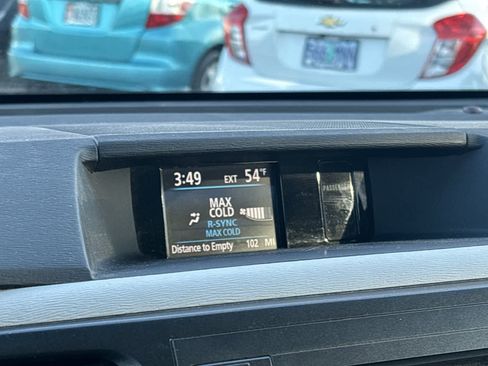 Used 2013 Toyota Sienna XLE image 12