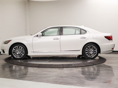 Used 2014 Lexus LS 460 L RWD image 2