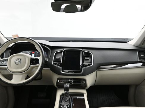 Used 2018 Volvo XC90 T6 Momentum w/ Convenience Package image 19