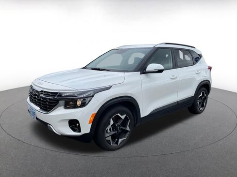 Used 2025 Kia Seltos S image 3