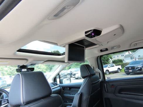 New 2026 Honda Odyssey Touring image 17