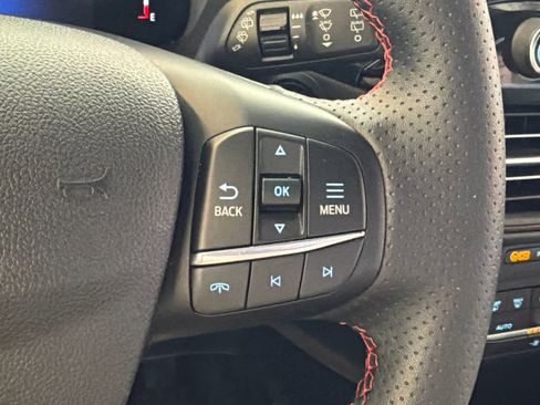 Used 2025 Ford Escape ST-Line AWD/4WD image 36