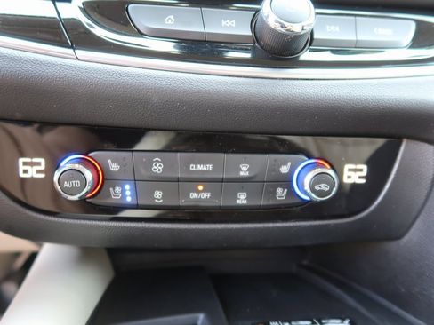 Certified 2022 Buick Enclave Avenir w/ Avenir Technology Package image 25