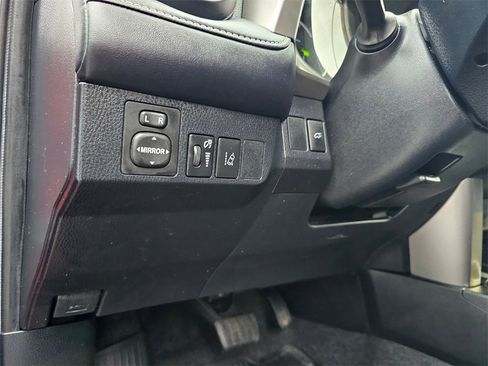 Used 2018 Toyota RAV4 XLE image 21