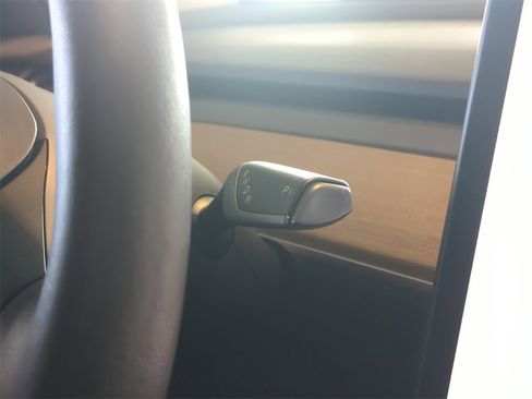 Used 2022 Tesla Model 3 Long Range image 18