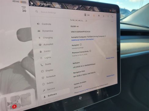 Used 2023 Tesla Model 3 Standard Range image 33