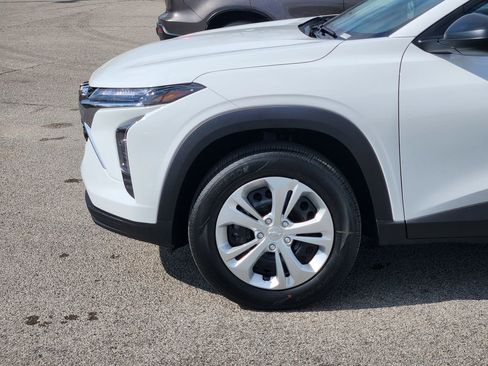 New 2026 Chevrolet Trax LS w/ Driver Confidence Package image 8