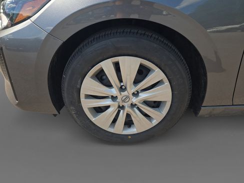 Used 2025 Nissan Sentra S FWD image 9