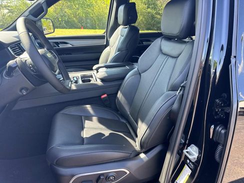 New 2026 Jeep Grand Wagoneer Limited AWD/4WD image 30