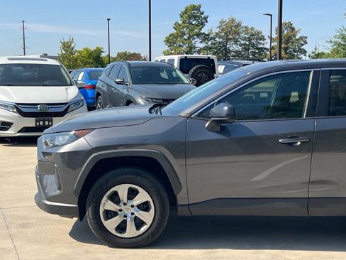 Used 2022 Toyota RAV4 LE FWD image 7