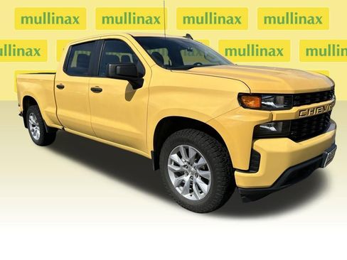 Used 2022 Chevrolet Silverado 1500 Custom image 1