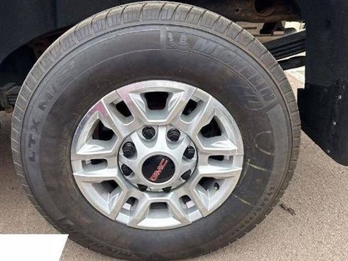 Used 2021 GMC Sierra 2500 AT4 w/ AT4 Preferred Package AWD/4WD image 15