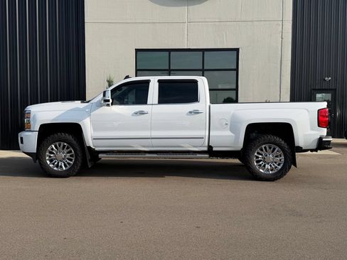 Used 2015 Chevrolet Silverado 2500 LTZ w/ Duramax Plus Package AWD/4WD image 2