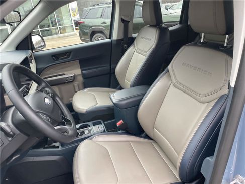 Used 2025 Ford Maverick Lariat w/ 4K Tow Package image 17