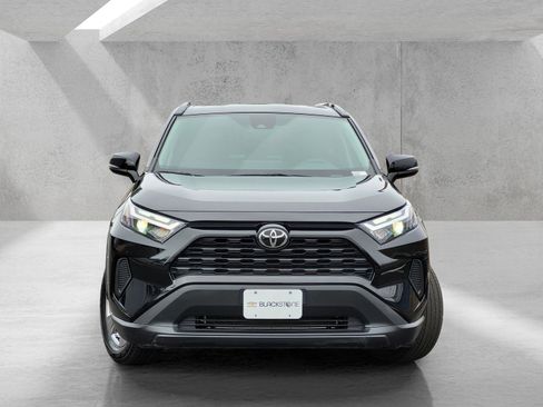 Used 2025 Toyota RAV4 XLE image 2