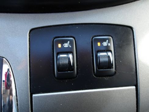 Used 2008 Toyota Sienna XLE Limited image 19