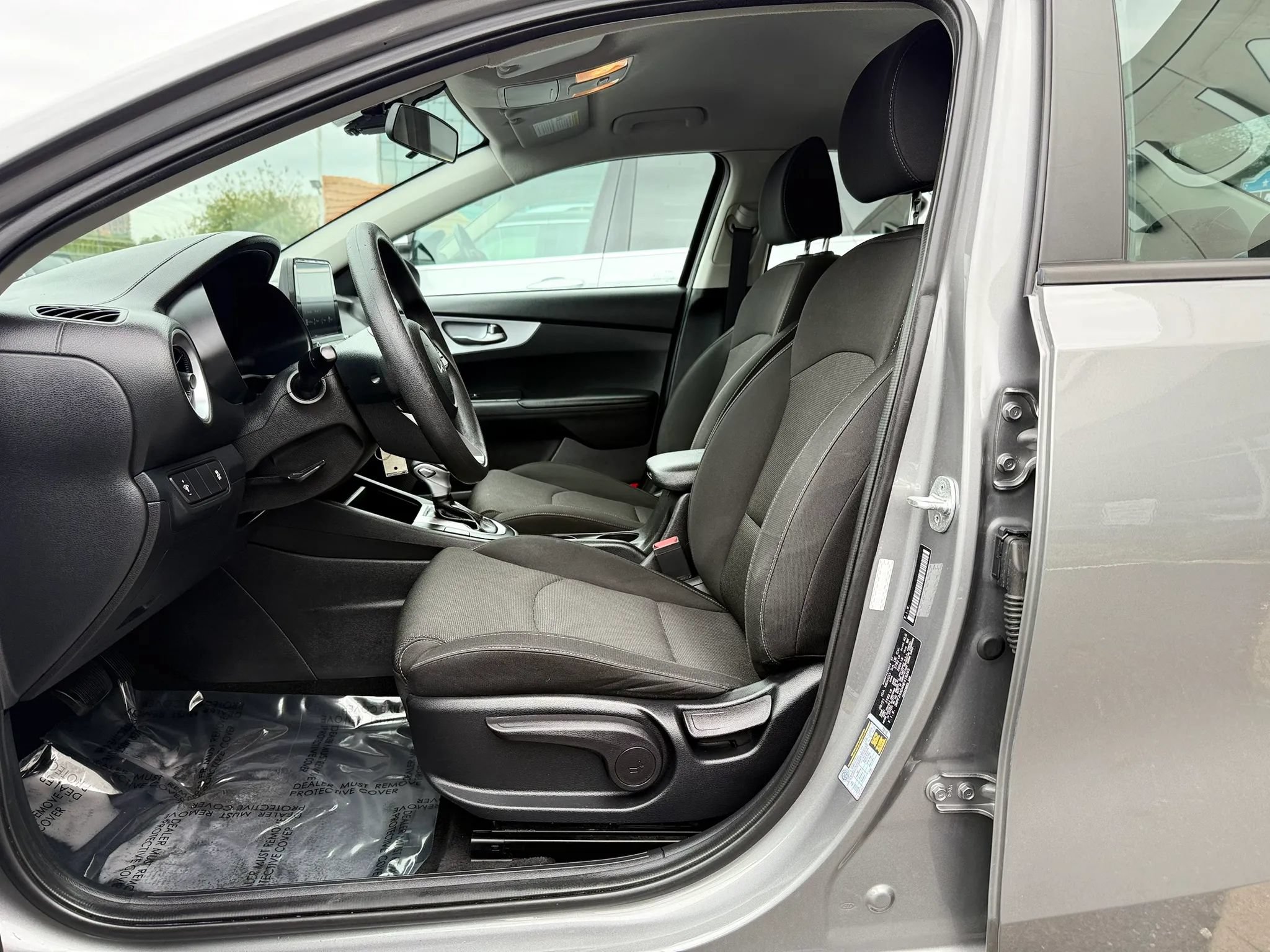 Used 2022 Kia Forte LXS FWD image 10
