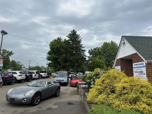 Used 2006 Pontiac Solstice Convertible w/ Premium Package image 1