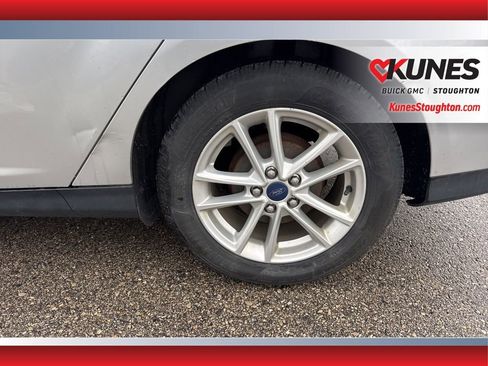 Used 2015 Ford Focus SE image 15