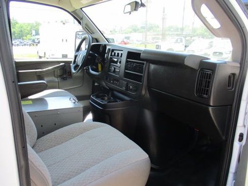 Used 2019 GMC Savana 3500 w/ Power Convenience Package RWD image 4