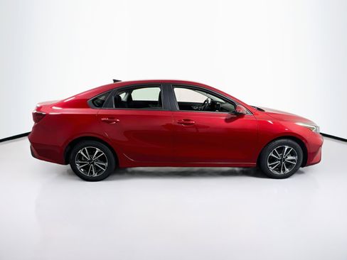 Used 2024 Kia Forte LXS w/ LXS Technology Package FWD image 4