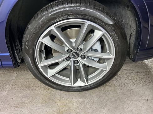 Used 2025 Audi Q3 2.0T Premium w/ Convenience Package image 9