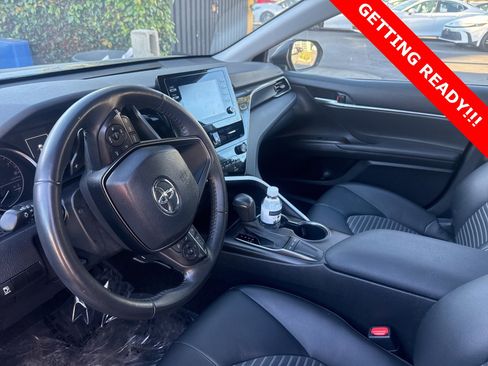 Used 2024 Toyota Camry SE image 9