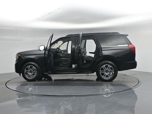 Used 2025 Ford Expedition Active RWD image 38