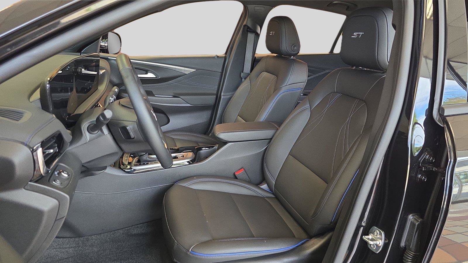 Used 2026 Buick Envista Sport Touring w/ Convenience I Package FWD image 11
