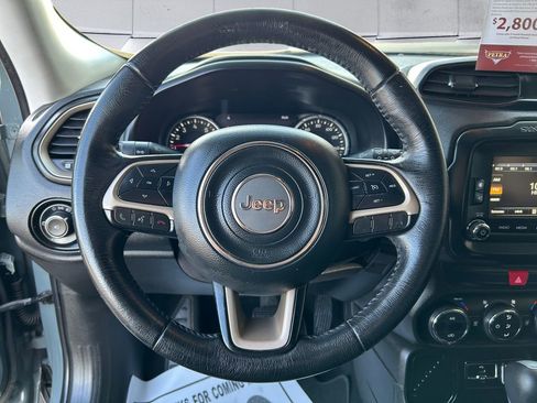 Used 2017 Jeep Renegade Latitude image 9