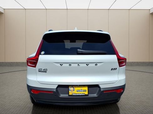 New 2026 Volvo XC40 B5 Core AWD/4WD image 8