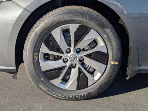 New 2025 Nissan Altima 2.5 S image 9