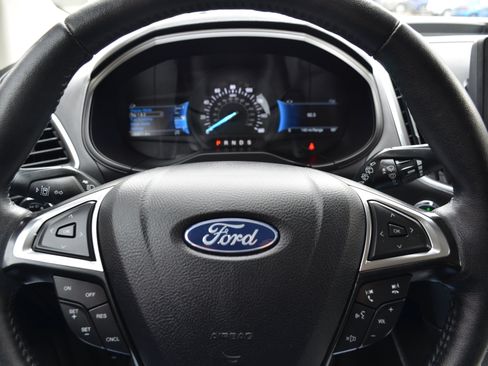 Used 2024 Ford Edge Titanium image 8