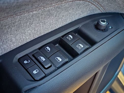 Certified 2024 Jeep Compass Latitude image 10