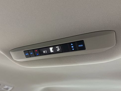 Used 2021 Toyota Sienna LE image 27