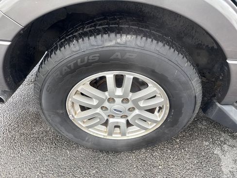 Used 2011 Ford Expedition XLT image 20