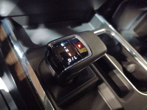 Used 2024 Chevrolet Silverado 1500 High Country w/ Technology Package image 20